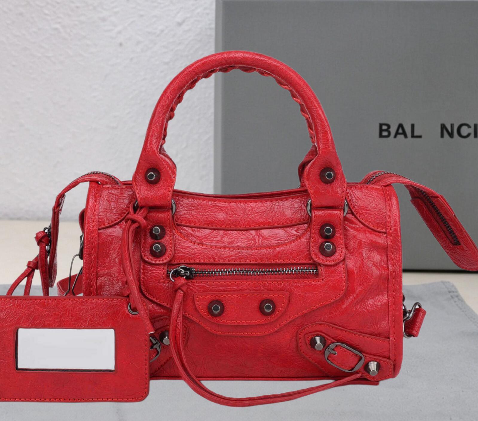 2026 Hot Trend Designer Le City Motorcycle Luxury Vintage Shoulder Multicolor Crinkled Leather Rivet Crossbody Daily High-End Designer Ladies should