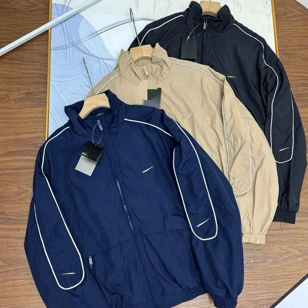 niikmill trainingspakMensen reflecterende biezen trainingspak set lichtgewicht windjack met rits rechte broek ademende buitensportkleding voor heren