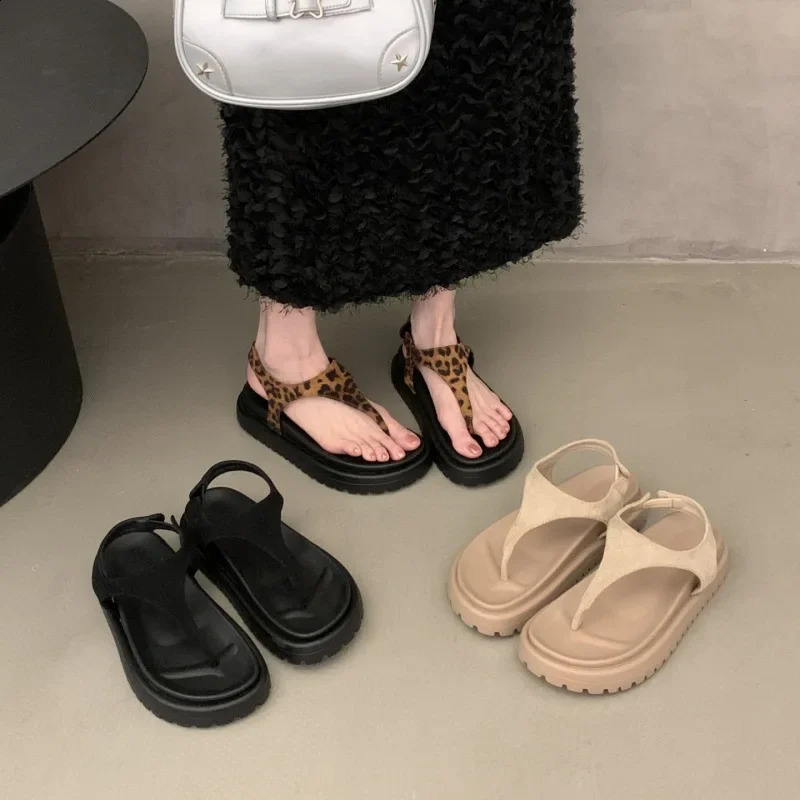 Retro Fashion Simple Leopard Print Thong Slippers Womens 2025 Comfortable Thick Heel Beach Sandals Trendy Ladies Flip Flops 260707BJ
