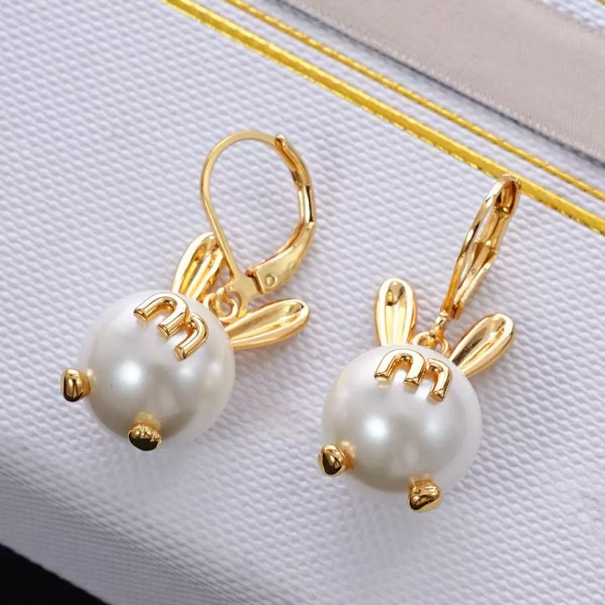 2026 summer newest charm elegant pearl earrings for women luxury letters designer earring 18k gold fashion trendy lovely rabbit earings ear rings je