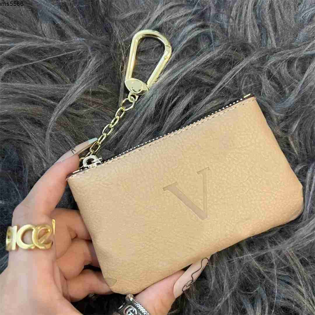 Keychains Lanyards Designer Keychain Wallet Key Chain Hang Bag Charm Keyring Keychains hang Leather Designers Women Men CoinPurse Alloy