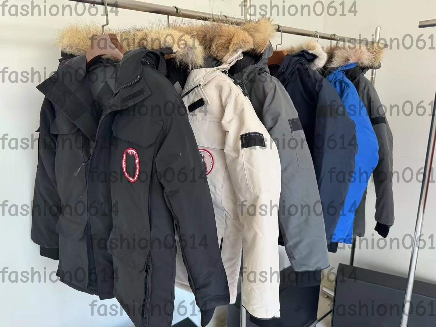 Designer Men Down Jacket Big Size Puffer Coat Look Puffer Jacket For man Women Hooded Coat Warm Winter Wear Casual Daily Outfit doudoune coat White