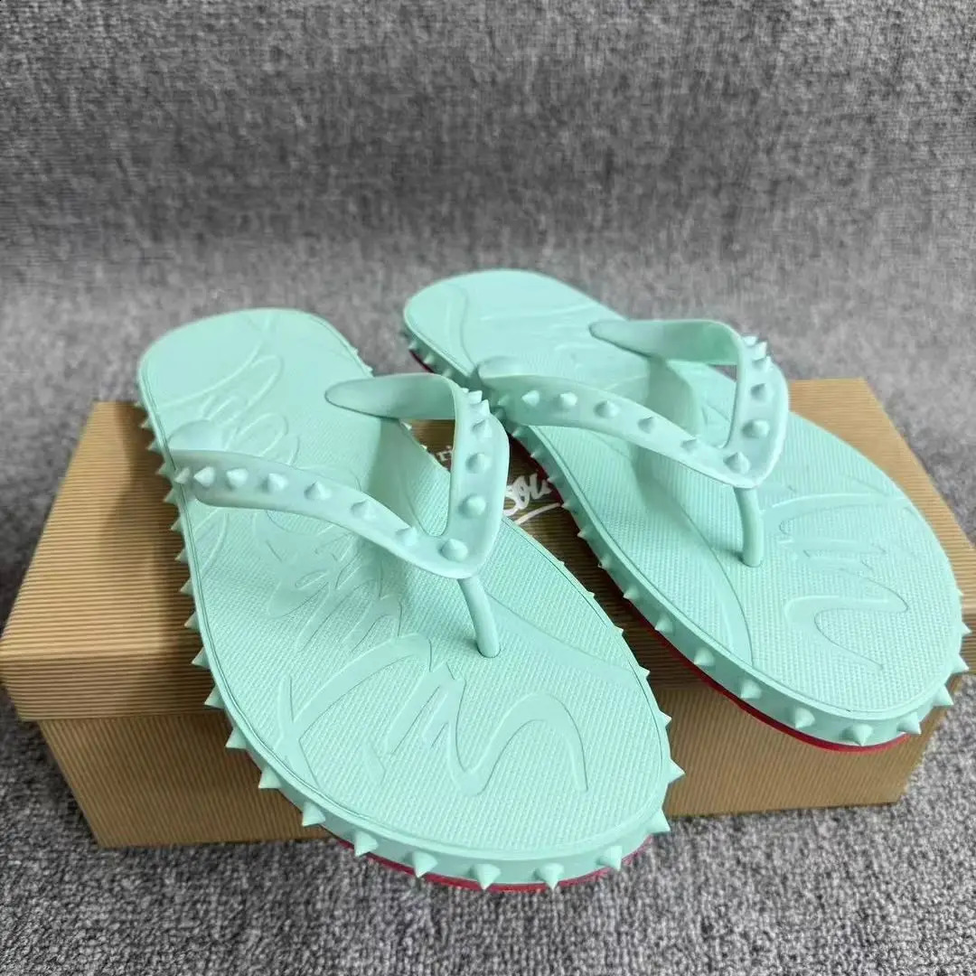 2025 Summer Mens and Womens Fashionable Flip Flops Casual Lightweight Non Slip Slippers 260707