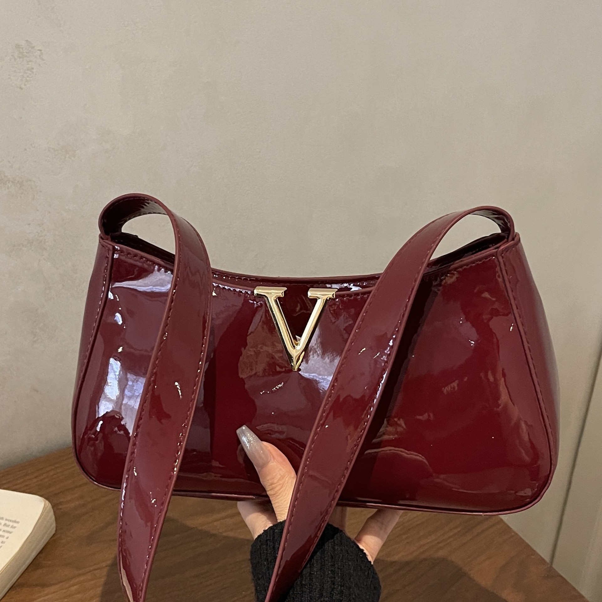 Light Luxury 2026 summer new minimalist commuting designer shoulder bag fashion casual bag for women
