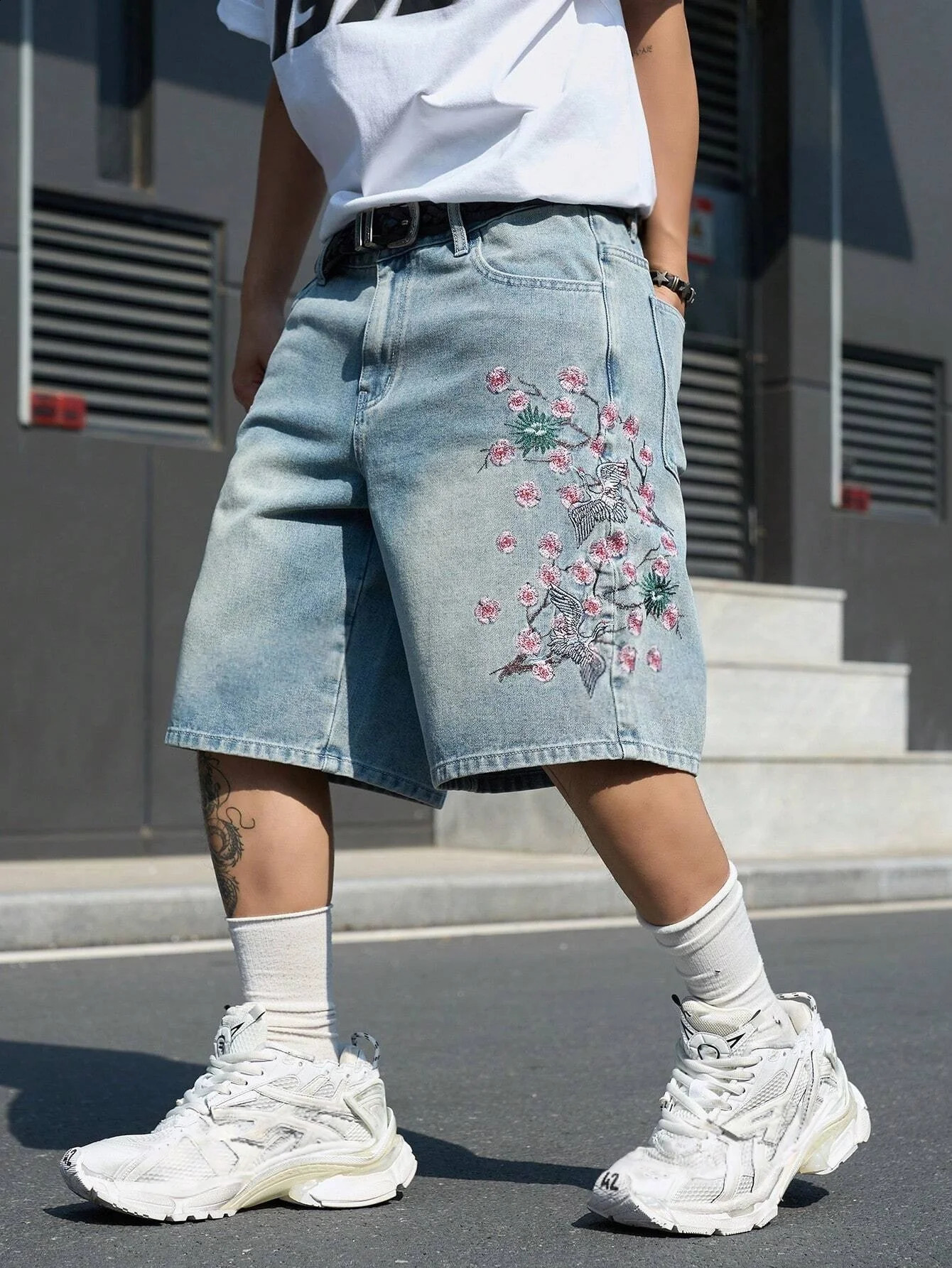 Mens Light Blue Cherry Blossom Embroidered Denim Shorts Loose WideLeg Streetwear Trendy s 260630BANJIA