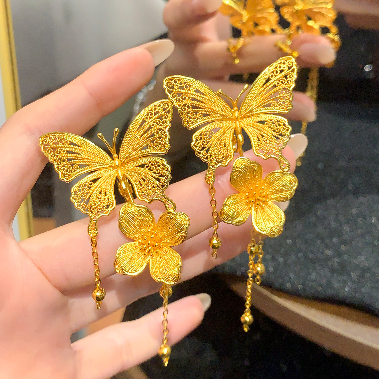 New Chinese-style traditional gold butterfly flower tassel ear clip with a high-end feel for brides hollow-out wedding earrings for women 250613