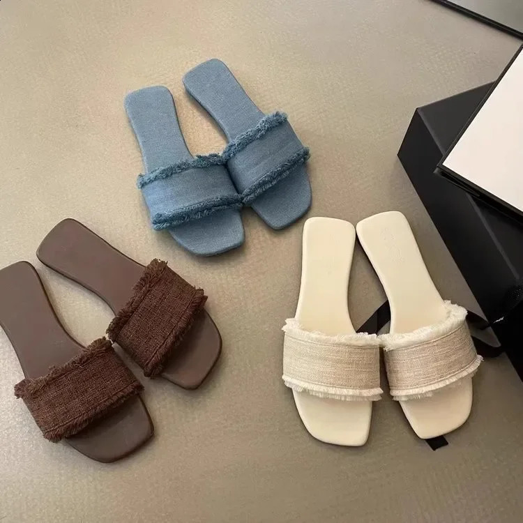2026 womens summer retro style beach shoes with soft soles and exposed toes one-piece slippers 260708BJ