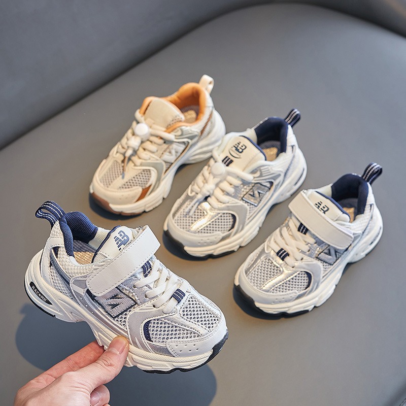 Designer shoes 2026 New Kids Breathable Chunky Dad Sneakers Hook and Loop Athletic Casual Shoes for Boys Girls Lightweight Hollow Mesh Sports Footwe
