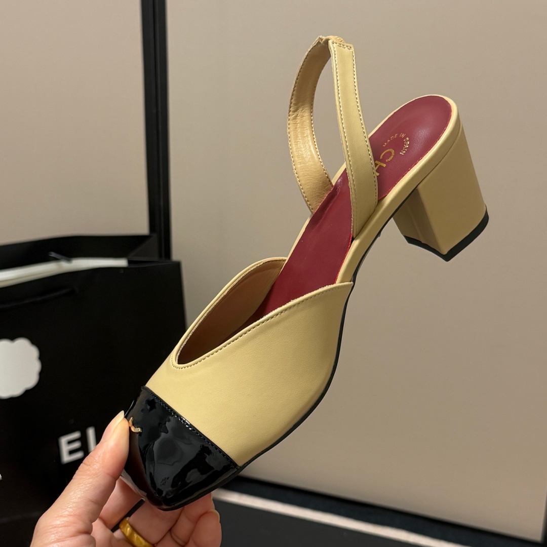 Summer Designer Sandals Outdoor Fashion Luxury Women's Singback Chunky Heel High Quality Letter Print Split Leather CC Sandals