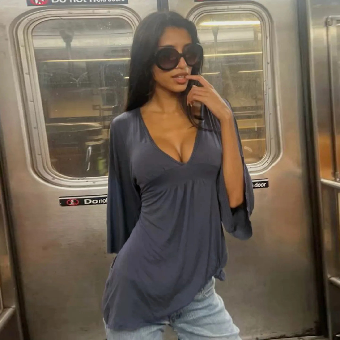 Sexy V-neck Flared Mid-Sleeved T-shirt For Women Slimming And Shaping Solid Color Womens Top Trendy And Fashionable 260707BJ