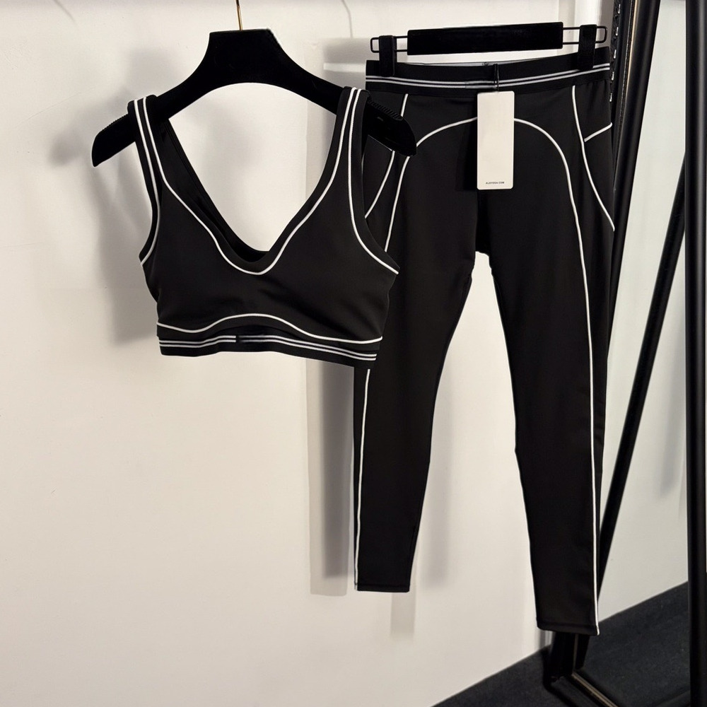 Yoga Set Sports Heart Throb Bra Leggings Designer bag Gym Sports sets Dance Fitness Jogging Sportswear Summer Outfits Alismly women clothes set size