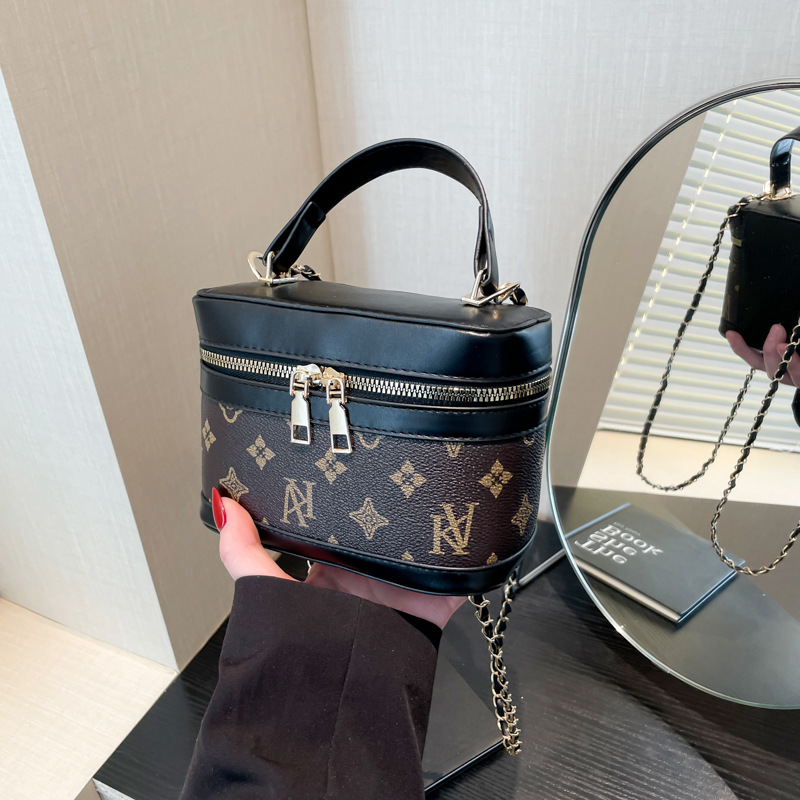 Free Shipping Worldwide luxury Fashion Mini Women Handbags Magnetic Snap Closure Daily Shopping Handheld Shoulder Bag neq