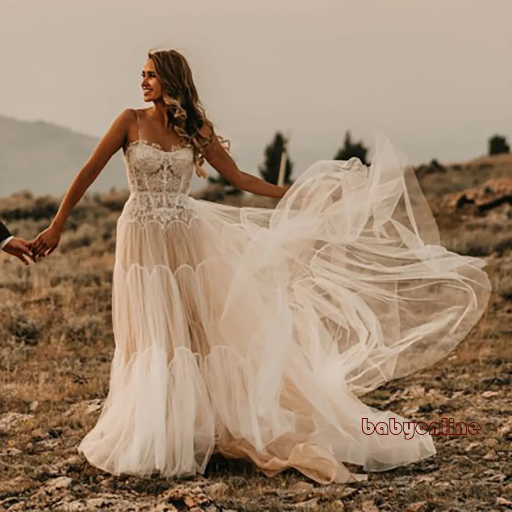 Spaghetti Straps Tiered Tulle Boho Dresses Bridal Lace Backless Country Outdoor Wedding Gown