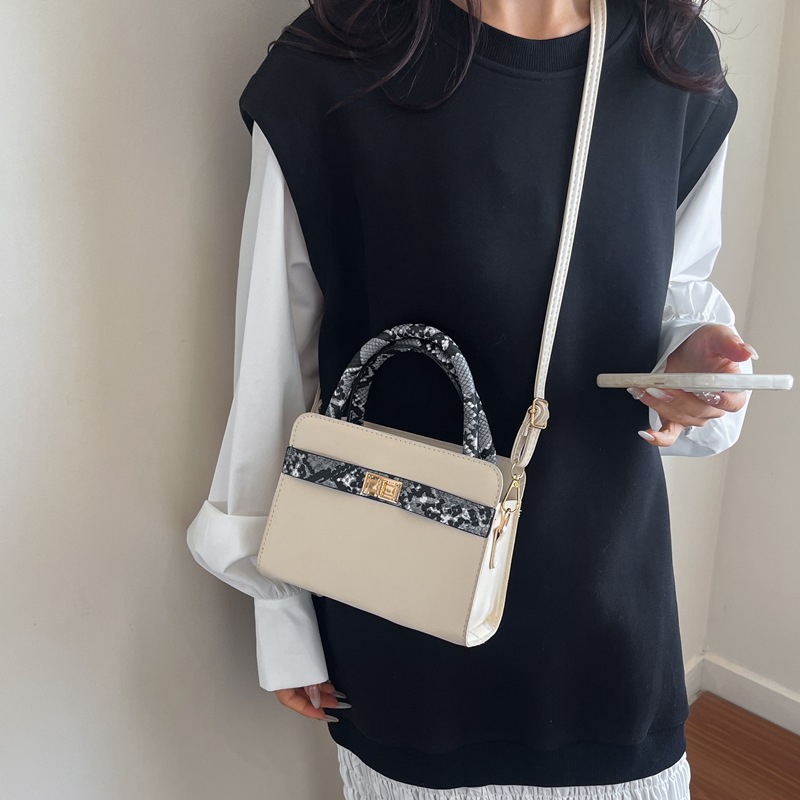 Free Shipping Worldwide luxury Solid Color Woven Women Tote Handbag Soft Material Portable Handle Daily Shoulder Purse hot