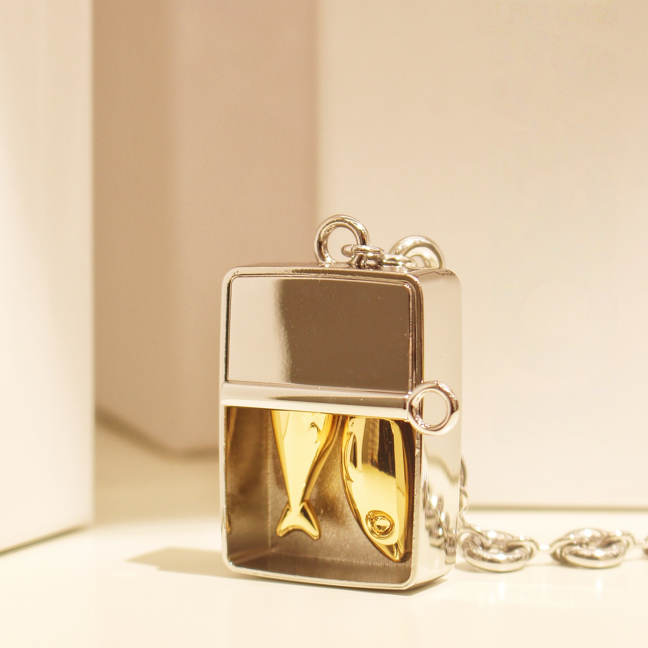 Porte-clés de sac à main de luxe Charme de boîte à sardines Support portable Porte-clés de galets Accessoires Pendentif en métal Porte-clés Charm