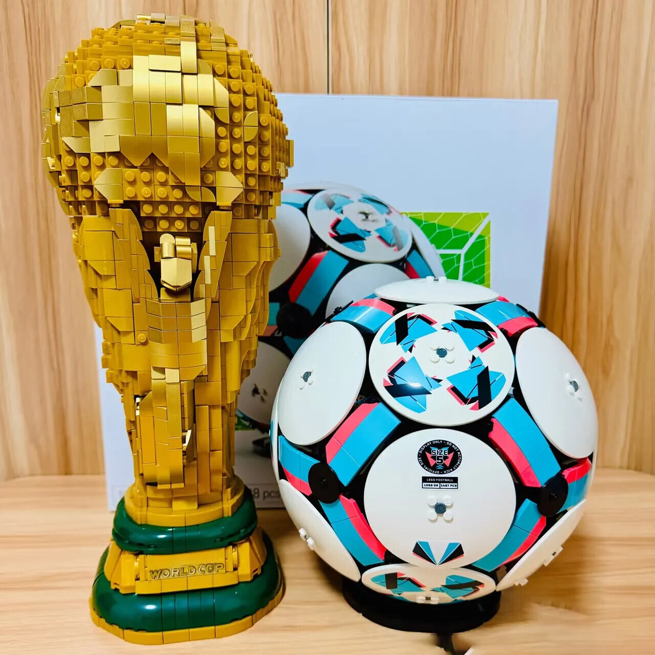 2026 New Designer Trophy Building Blocks 2842Pcs Standard Particles High Quality 1:1 Size Perfect Eeplica World Cup Ball Football Fan Gifts outdoor