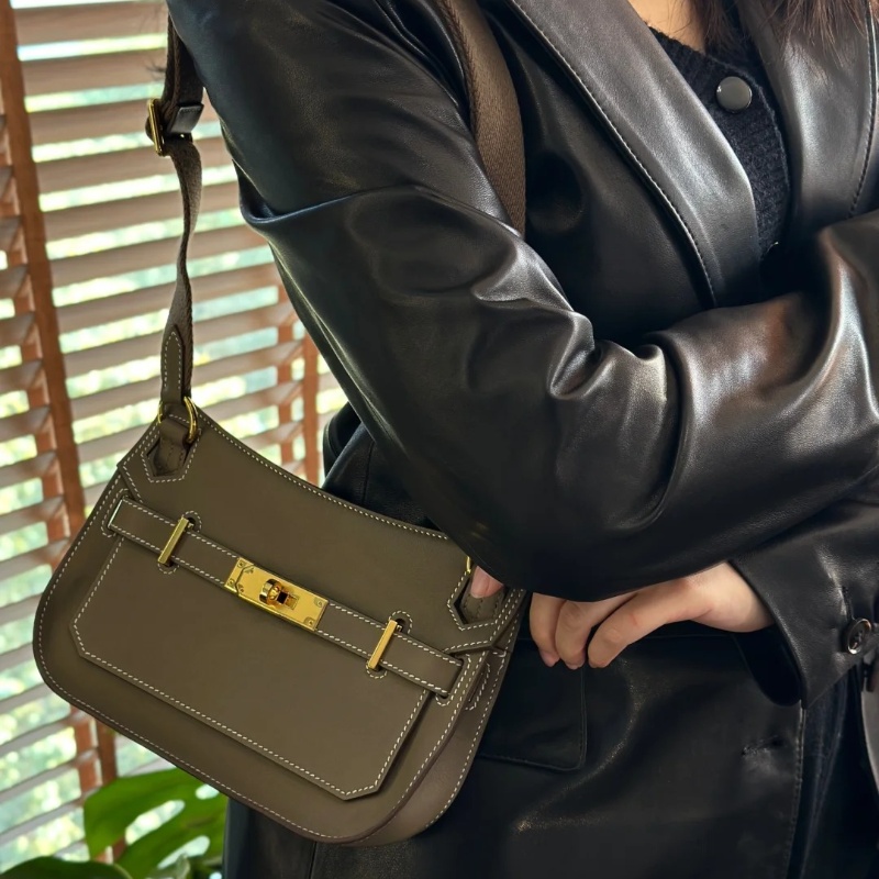Designer bag Luxurious shoulder bag Women's crossbody bag Genuine leather Jypsiere Handmade stitching Swift leather High-end fashion Gold and s