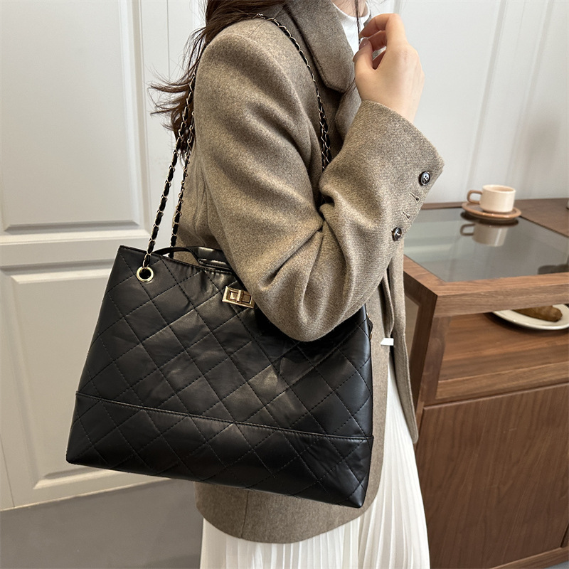 Free Shipping Worldwide luxury Ins Hot Women Small Square Handbags Detachable Cross Strap Casual Daily Top Handle Purse new