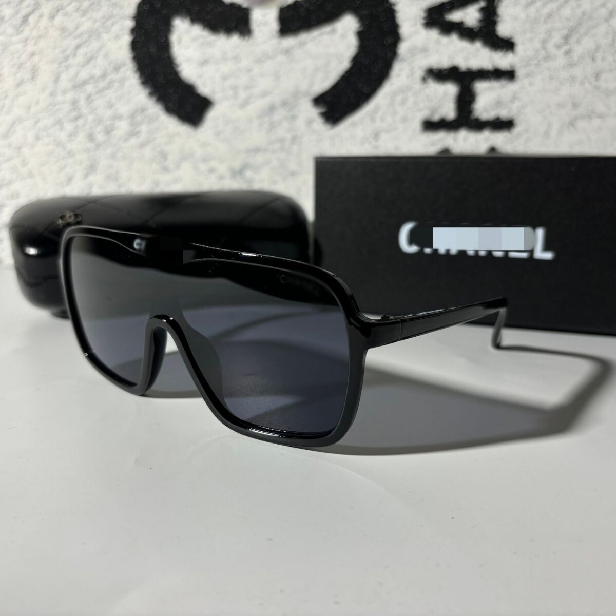 Chen Weiting's same style sunglasses men, new large frame big faces, street photography, Designer sunglasses windproof and UV protection, also