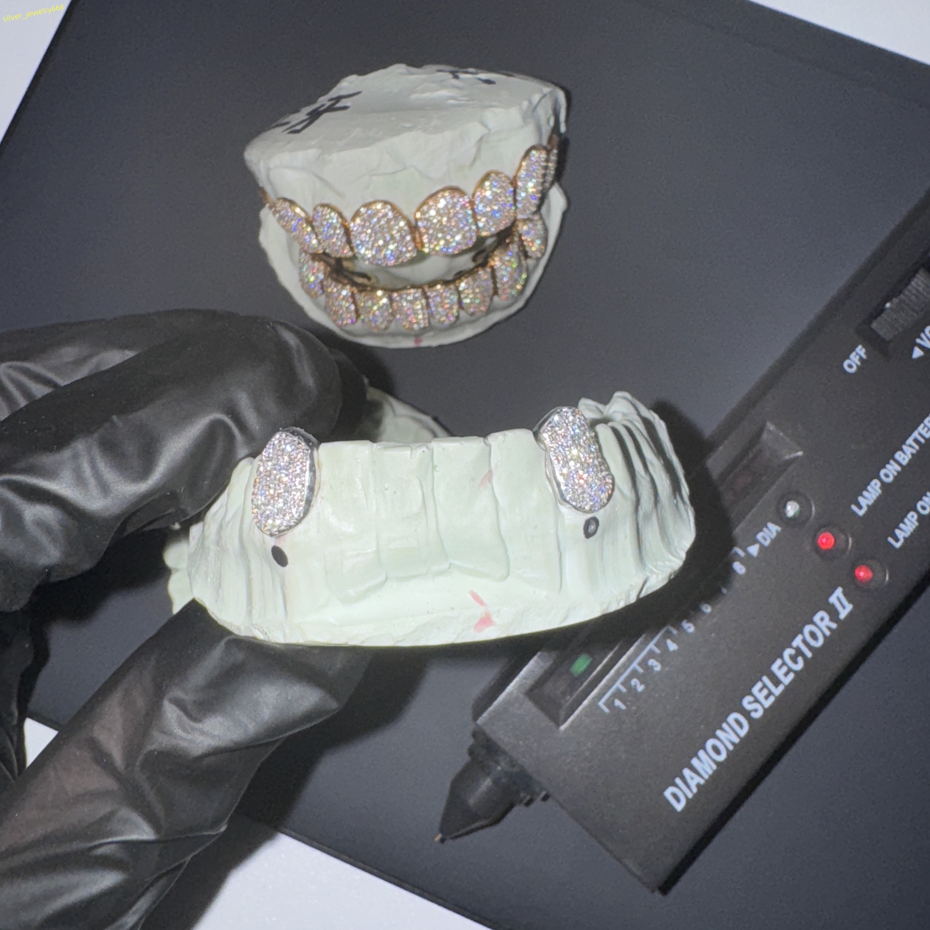 Custom Made Single Teeth Grillz Jewelry Vvs Moissanite Diamond Tooth Grillz 10k 14k 18k Gold Silver Iced Out Grillz for Teeth