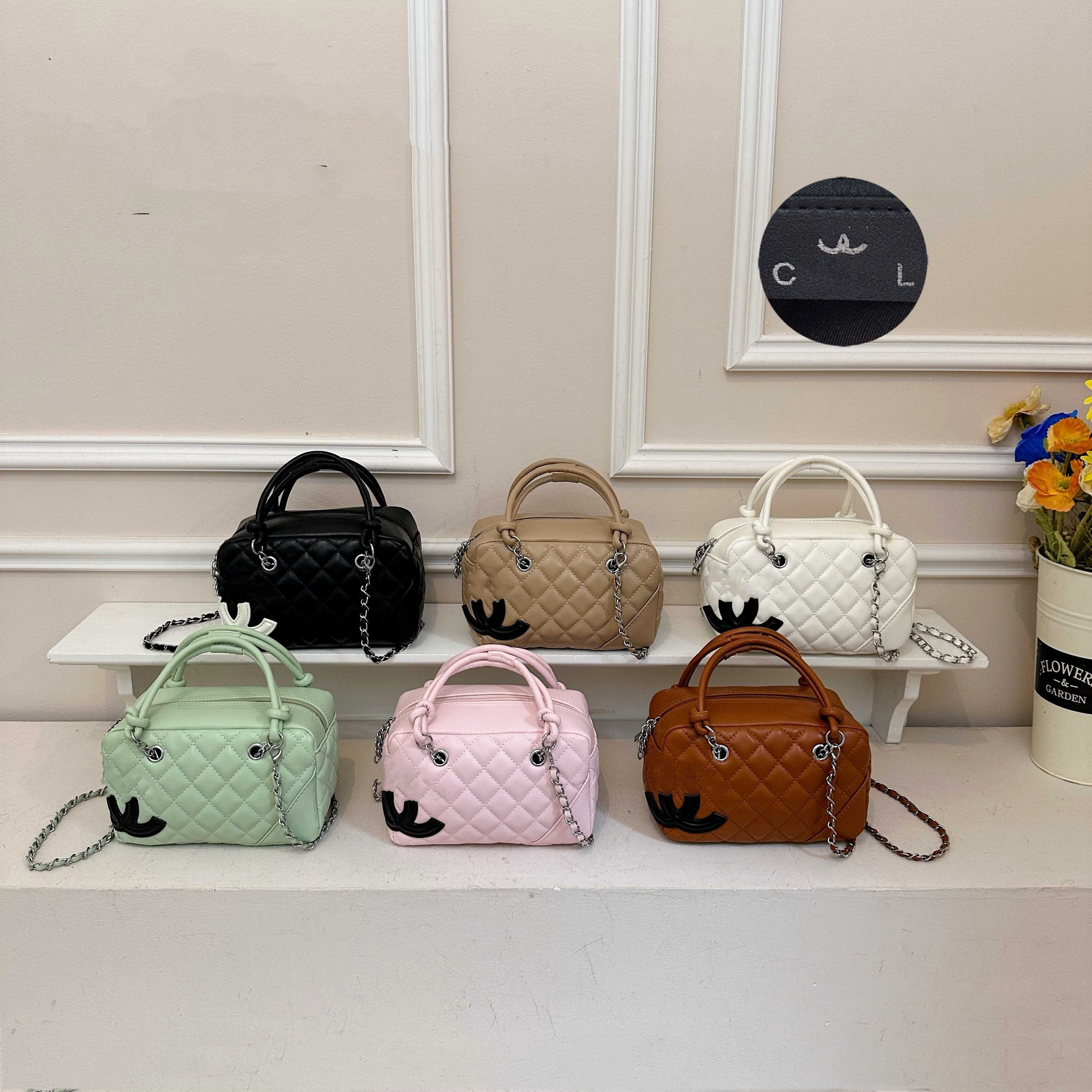 Designer Bags 2026 Trends For Women Luxury High Quality Party Fashionable Summer Shopping Medium Handbag Tote Purse Beach Bags Crossbody new
