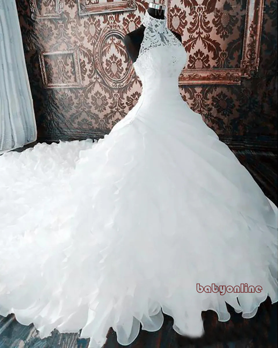 White Gorgeous Bridal Gowns Lace Halter Dresses Tiered Skirts Long Train Plus Size Ball Gown Wedding Dress Vestidos De Novia