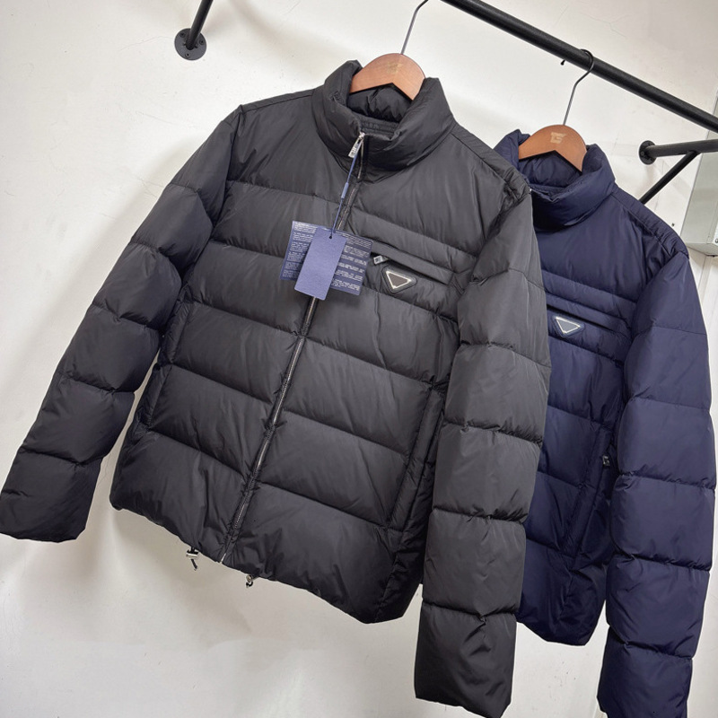 Luxury New Winter Classic Emblem Down Jacket Triangle Brand PA Letter Man Men's Light Zipper Stand Collar Trendy Long Sleeve Warm Coat Mens Wom