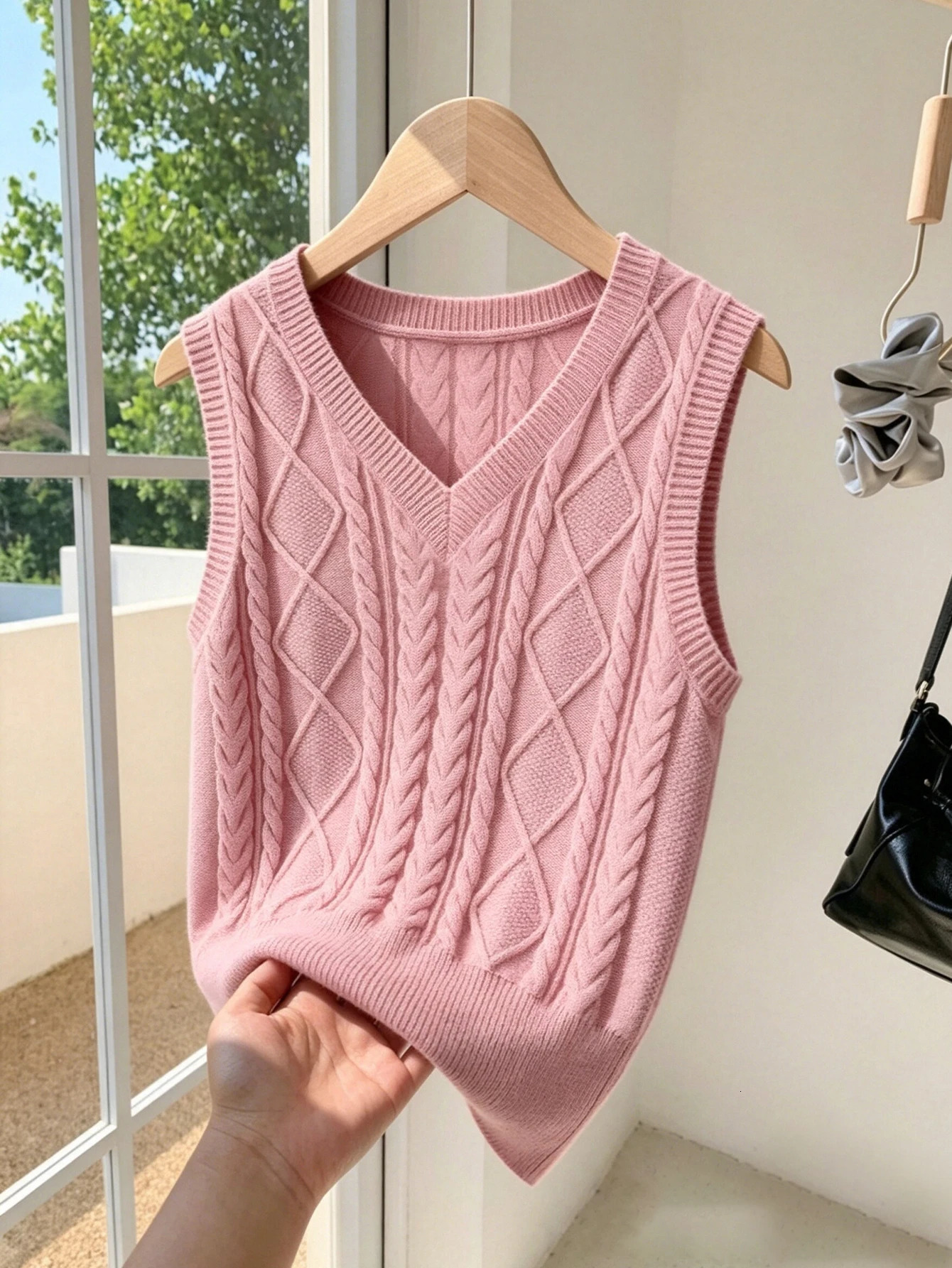 2026 Spring Womens Pink V Neck Cable Knit Sweater Vest Elegant Preppy Sleeveless Casual Top 260711banjia