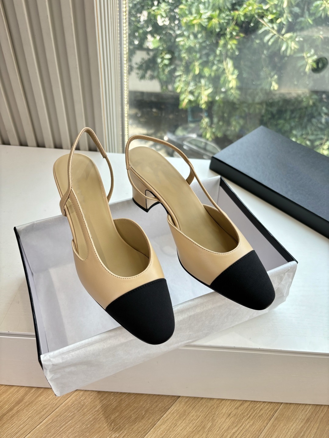 2026 Mocassins en cuir véritable de créateur pour femmes, sandales pour dames, mules décontractées, boucle en métal, motif serpent d'abeille avec