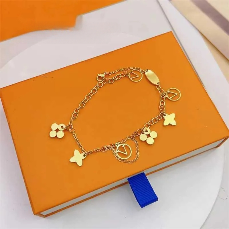 Bracelets à breloques fleuris pour femmes dames filles créateurs de mode luxe lettres dorées fleurs Bracelet bijoux AAA +