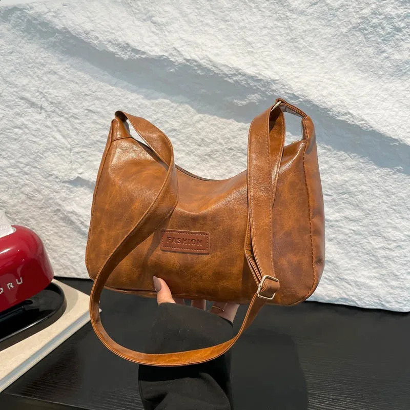 Advanced Retro Handbag for Women Casual Soft Leather Shoulder Armpit Bag Fashionable and Versatile Crossbody Bags 260711