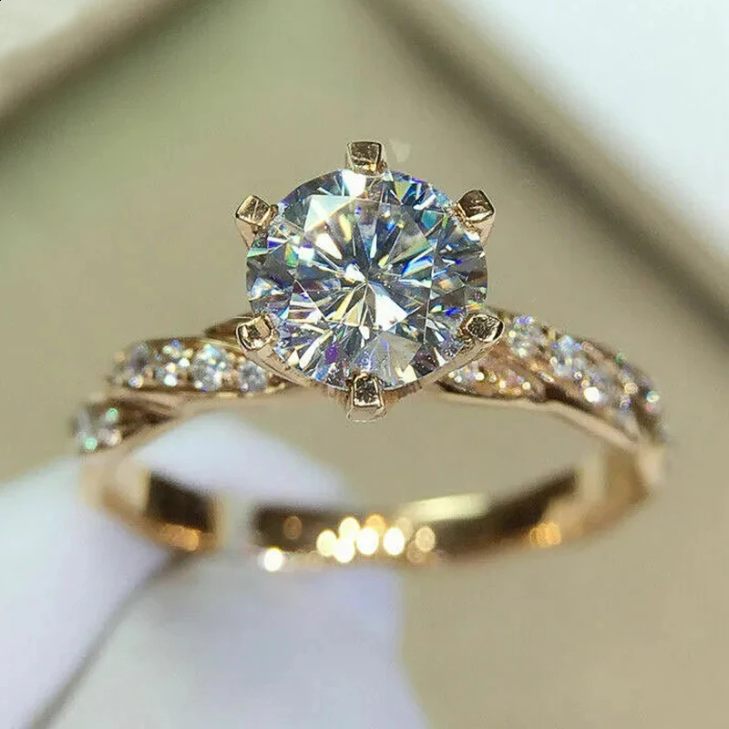 Huitan Classic 6 Claw Cubic Zirconia Rings for Women y Gold Color Wedding Engagement Bands Lady Jewelry Wholesale 260711BJ