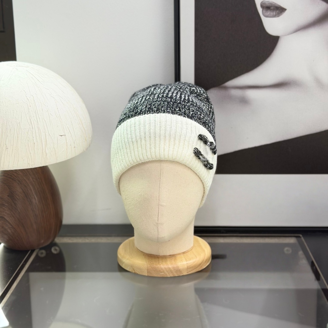Beanie Hat Simple Chic Designer Knitted Beanies Unisex Matching Couple Hats Windproof Warm Headwear for Daily Life Outdoor Activities