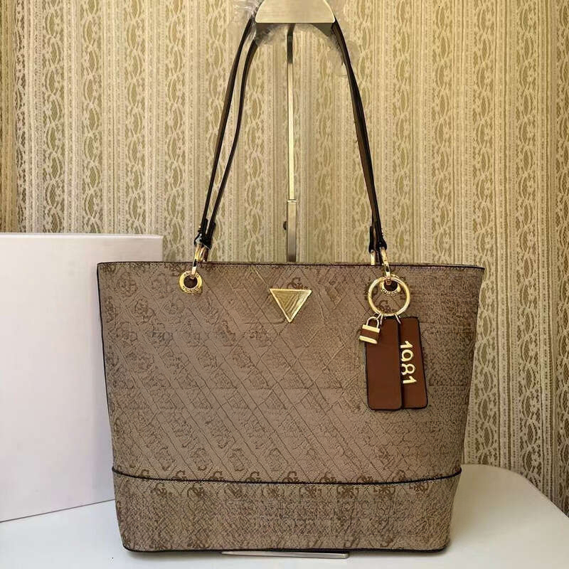 Guesses Tote Bag Designer Bags For Women Luxury Guess Handbag Hobo Fashion Large Capacity Guesse Shoulder Bag Mini Nylon Cream Bucket Bag Sac De Lux