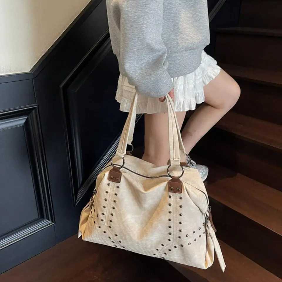 Women Large Tote Capacity Bag Solid Color Design Soulder Bag Ligtweigt Korean Style Crossbody Bag Travel UseT260713 M260805