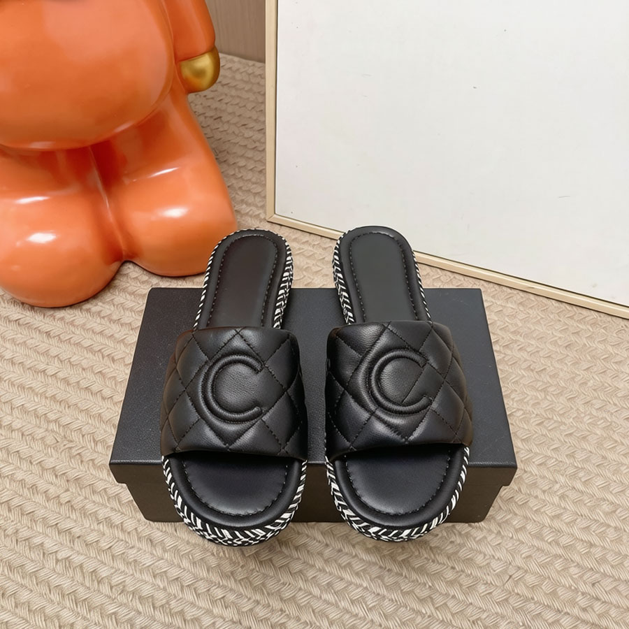 Designer Slippers Womens beach Slippers Summer Slippers Simple Beach Vacation Couple Slippers Causal Design Classic Summer Shoes Lightweight