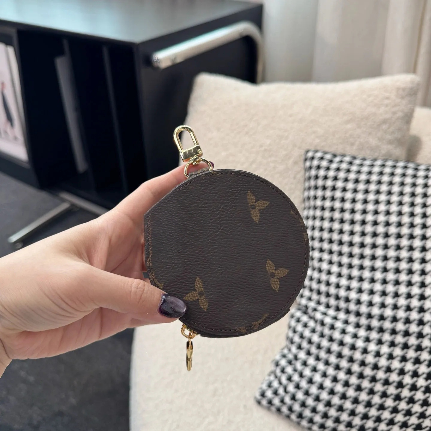 Luxury Brnd Sunflower Round Coin Purses Letter Printing Unisex Men's nd Women's Mini Clutch Bgs Clssic Fmous Designer Zipper Ldies Wllet W