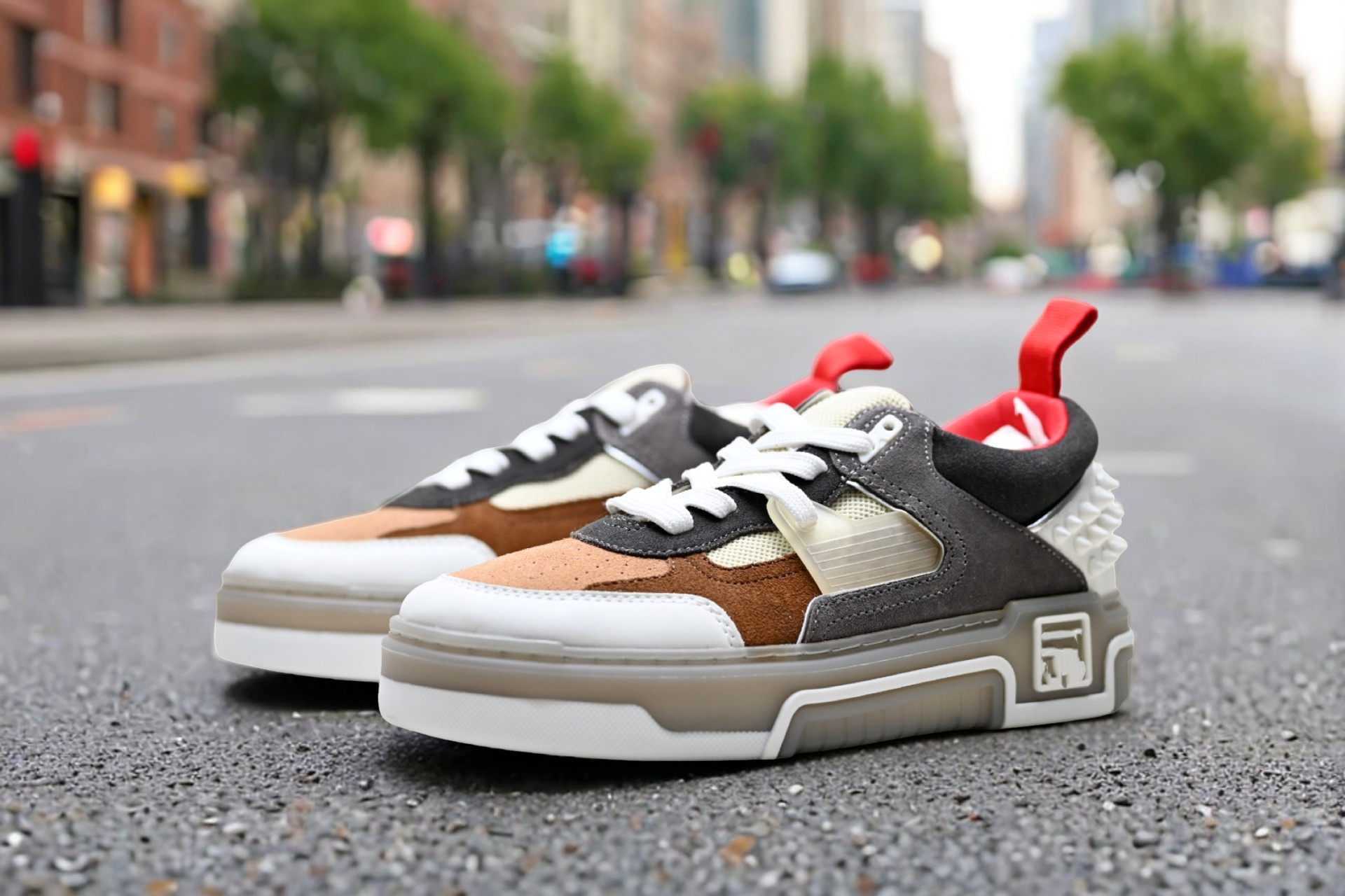 A stylish, light luxury, and comfortable unisex shoe