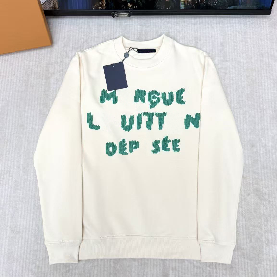 High quality designer men's hoodie with letter grain embroidery round neck sweatshirt light luxury casual long sleeved pullover top versatile d