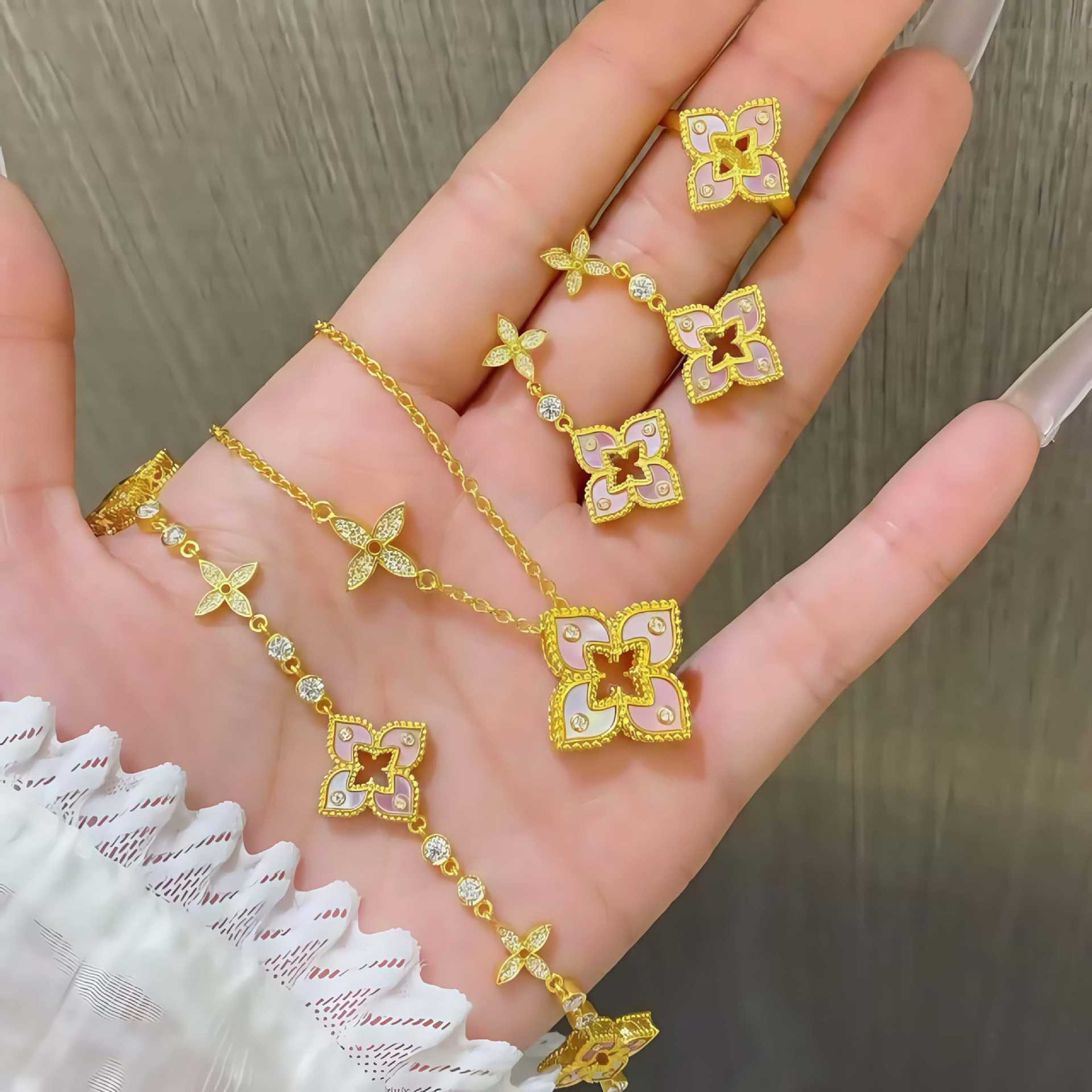 Luxury clover designer earrings necklace ring bracelet jewelry set for women girls sweet pink clovers flower hollow 18k gold enamel choker necklaces