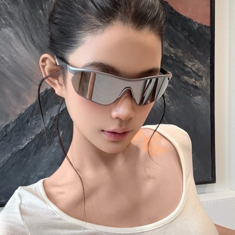Luxury Brand Designer One-piece Outdoor Sports Cycling Hiking Running Sunglasses For Women, Sun Protection, Trendy, Windproof, Stylish Sunglasses