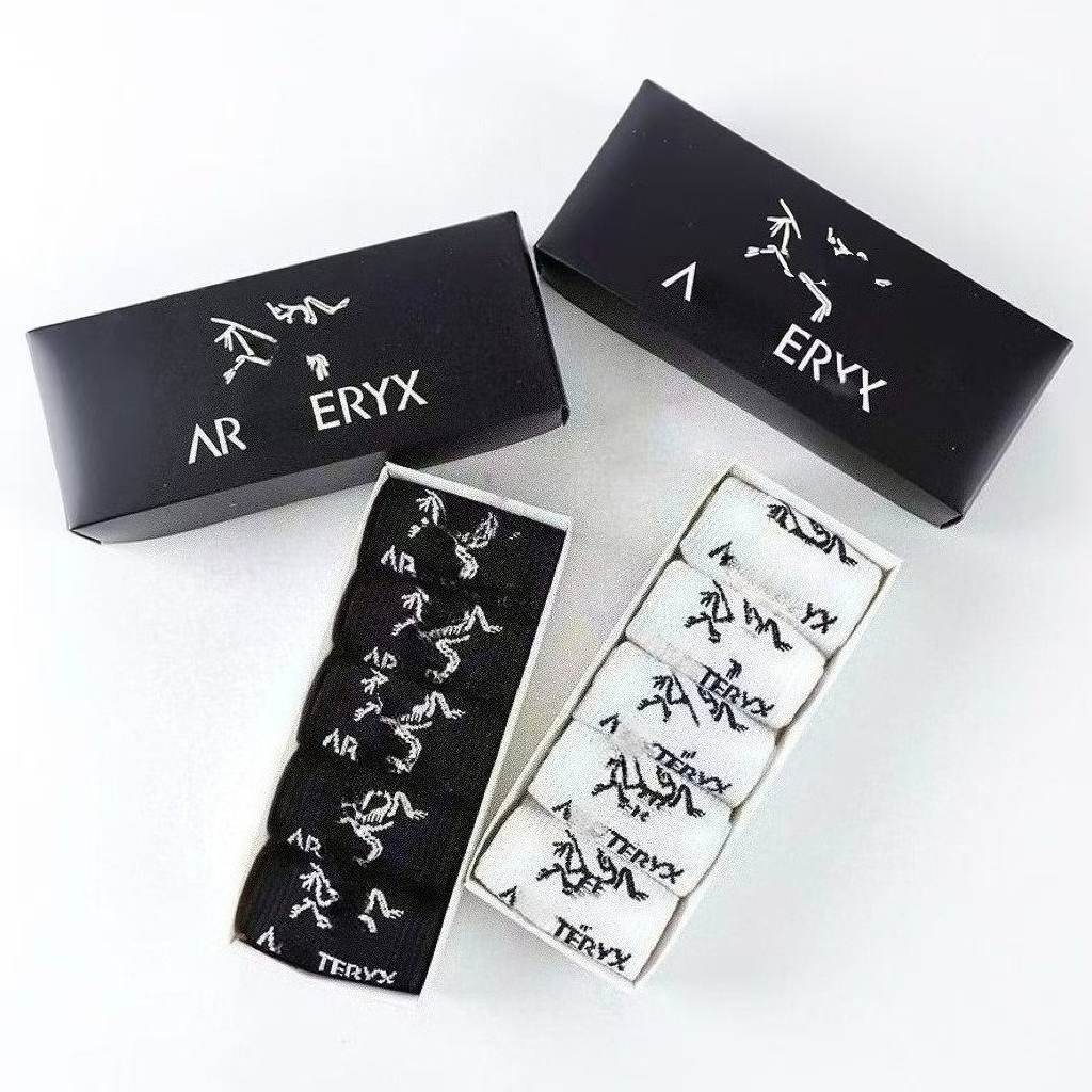 High Quality Daily Socks 4 Pairs Wholesale Unisex Cotton Sports Black White Mid Ankle Length Sweat Wicking One Size Trendy