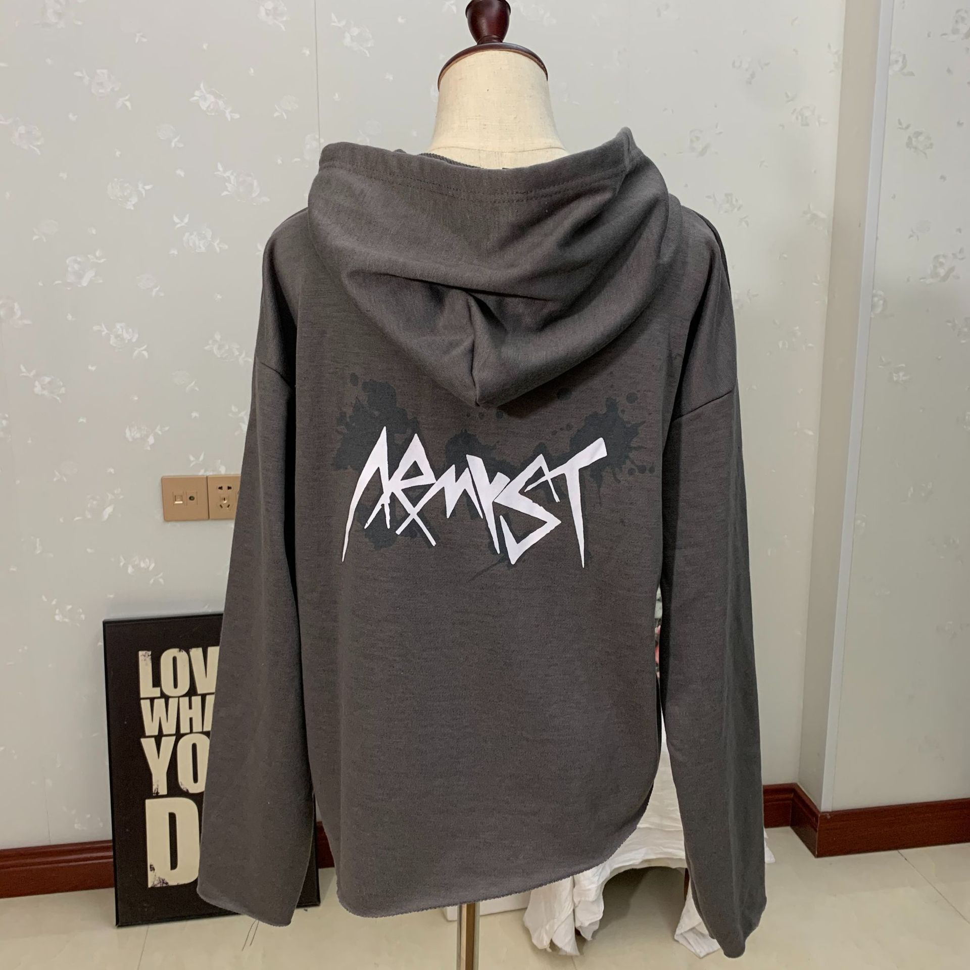 Ravyn Thread Men's T Shirts Street Fashion Letter Printed Cotton Round Neck Long Sleeve T shirt Men Trendy Brand Casual Loose Top Women