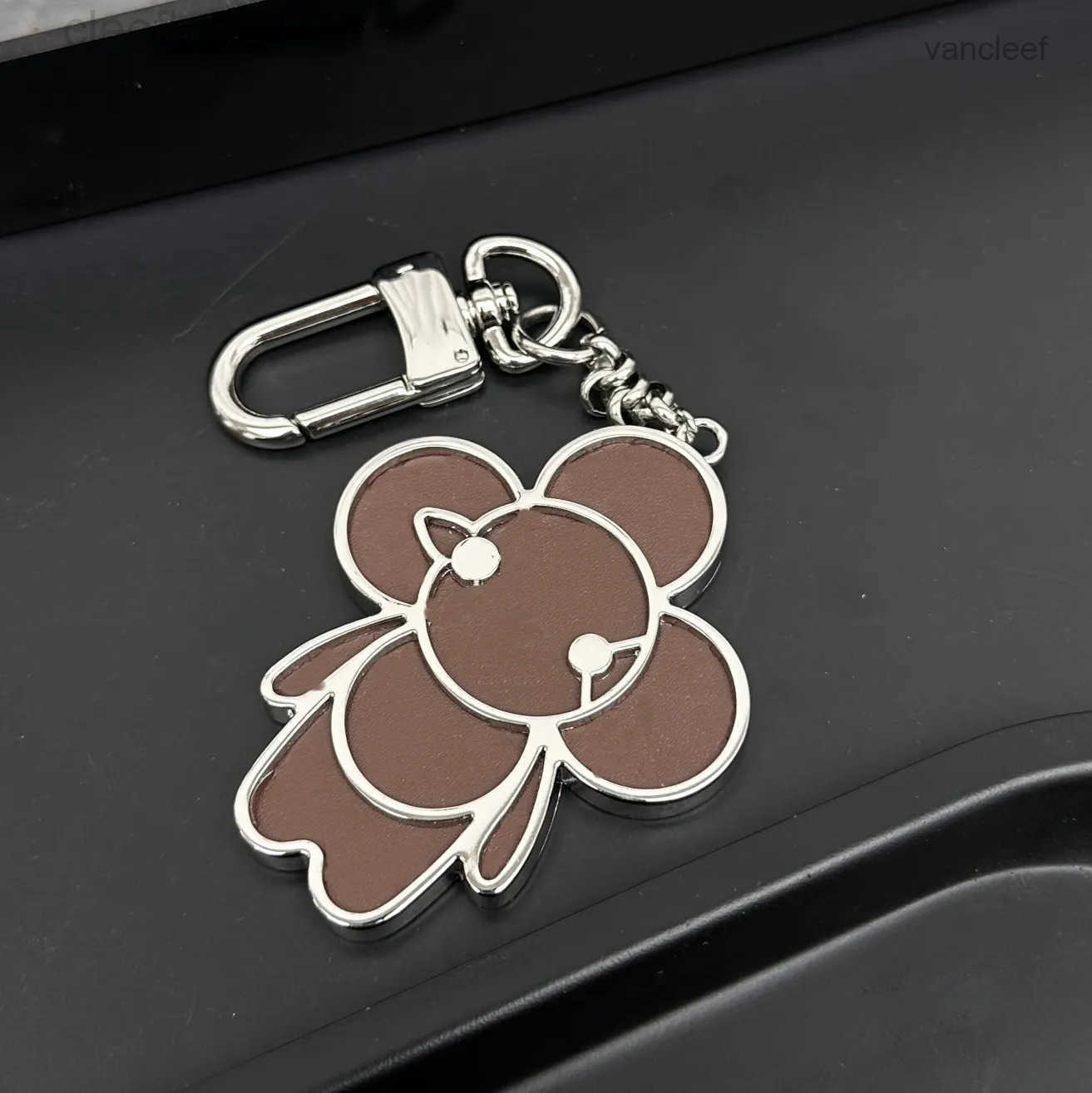 Designer Keychains Luxurys keychain designer keychain Monogram Murakami Panda pendant gold chain Women Buckle jewelry Keyring Bags Pendant couple ch