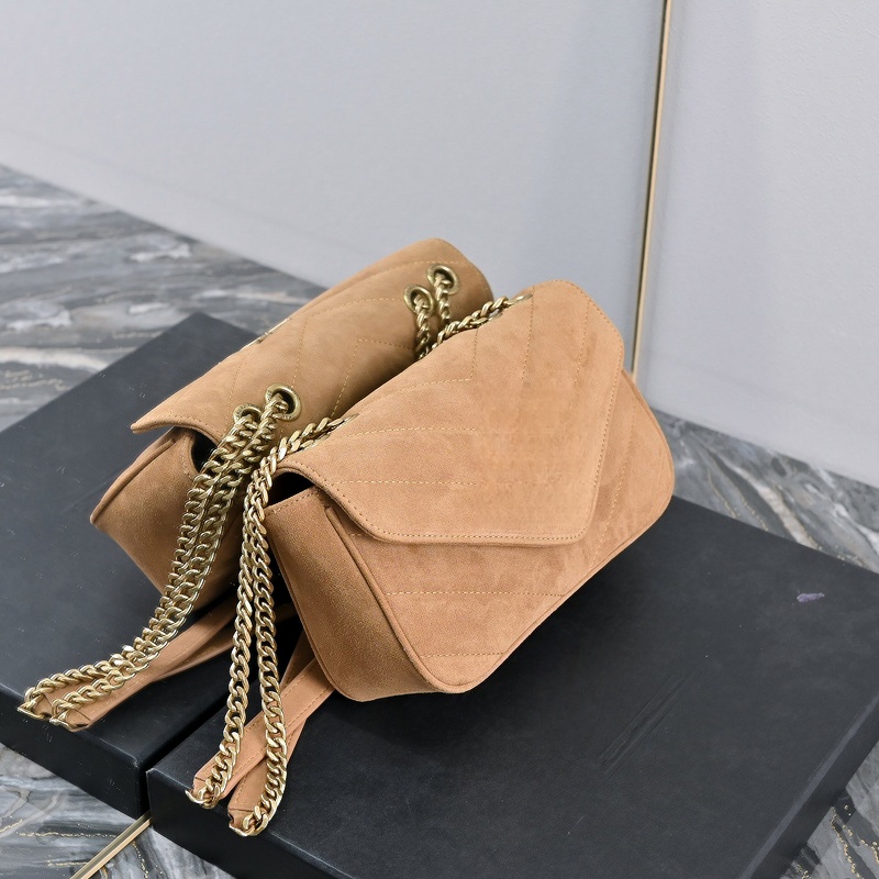 Handmade high-quality camel-colored mink twill quilted ladies' handbag. Luxurious designer with chain shoulder strap - ideal for daily use.