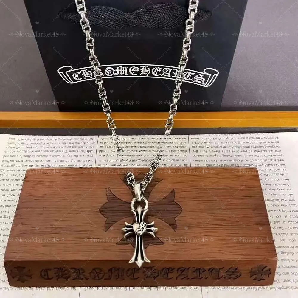 ch Necklaces Chrome Designer Necklace Cross New Vintage Pendant Couples Black Chain White Diamonds Jewelry 77a 2026