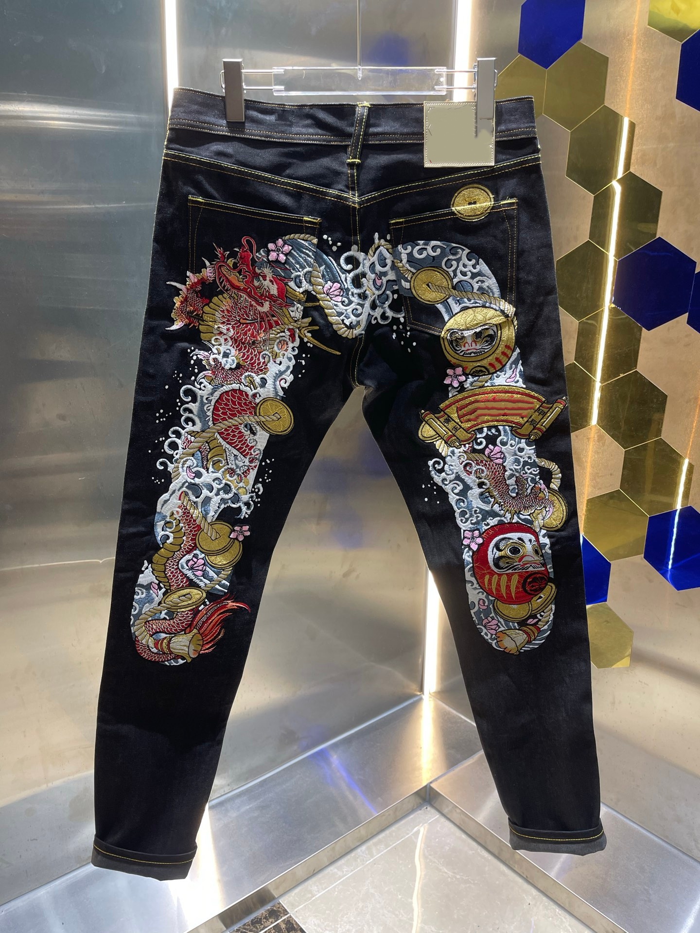 Mens Japanese Fashion designer with Embroidery jeans Men Retro mens Trousers Hipster Style Slim Fit Straight Leg Denim Jeans Pants for Casual
