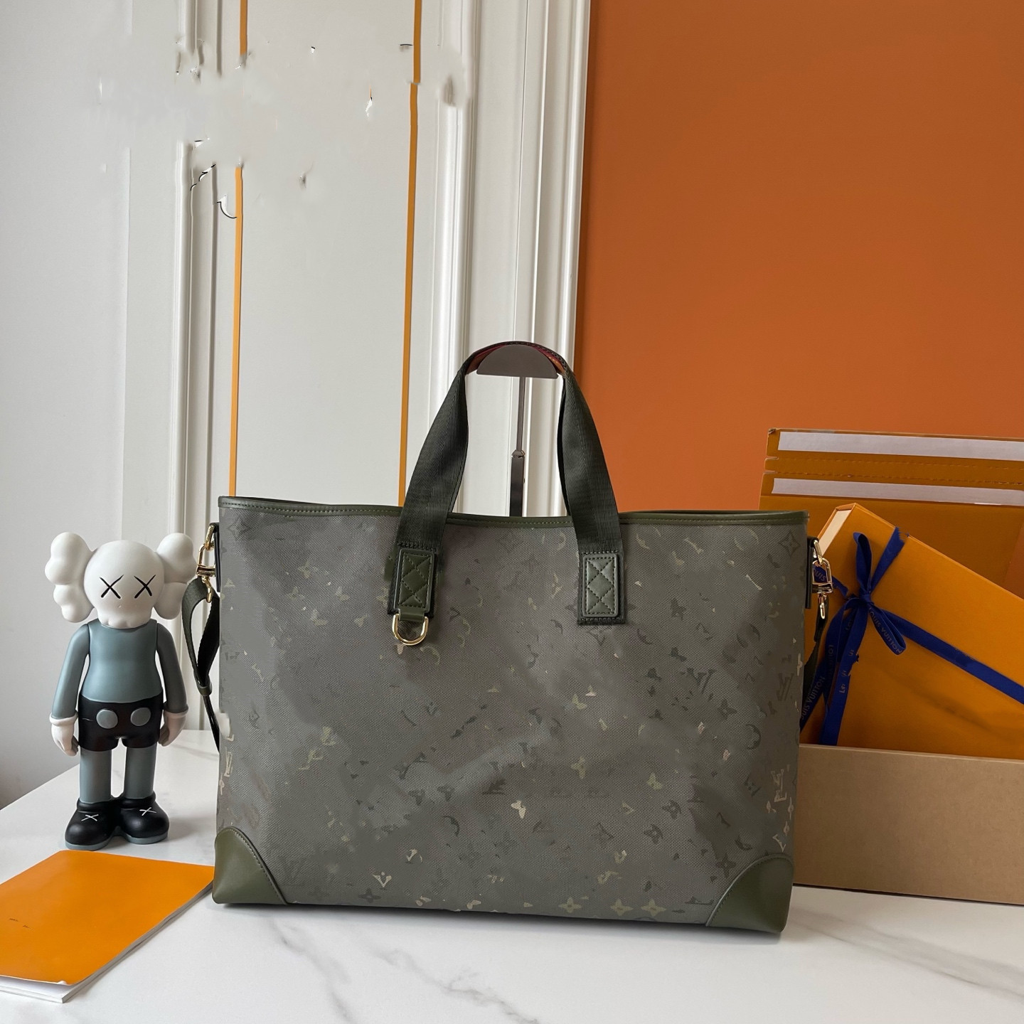Designer Mini Uptown Tote Duffle Bag Embossed The top handle and shoulder strap provide multiple ways of carrying on the back Purse For Men Women Da