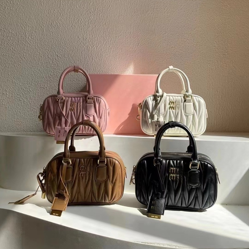 Sacs de créateurs de haute qualité pour femmes, nouveau sac à lettres, sac plissé M1U, sac pour femmes 2026, populaire toutes saisons, polyvalent