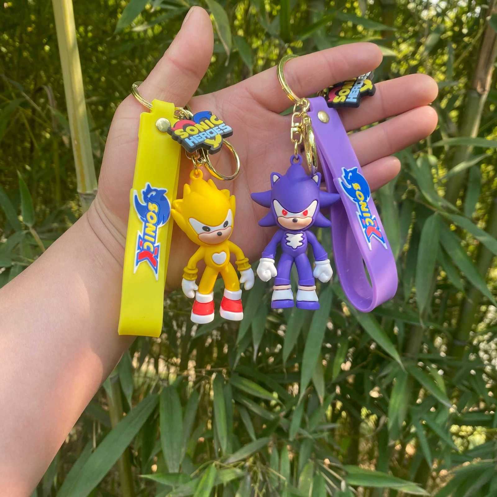 Sonic the Hedgehog keychain car anime cartoon cute key pendant for girls doll bag decoration L260716JJNR